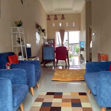 Homestay Wahyudi 1 Syariah Tlekung Екстериор снимка