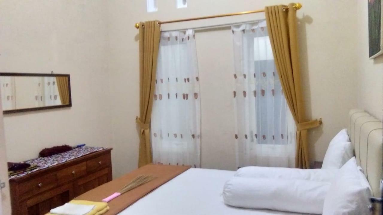 Homestay Wahyudi 1 Syariah Tlekung Стая снимка