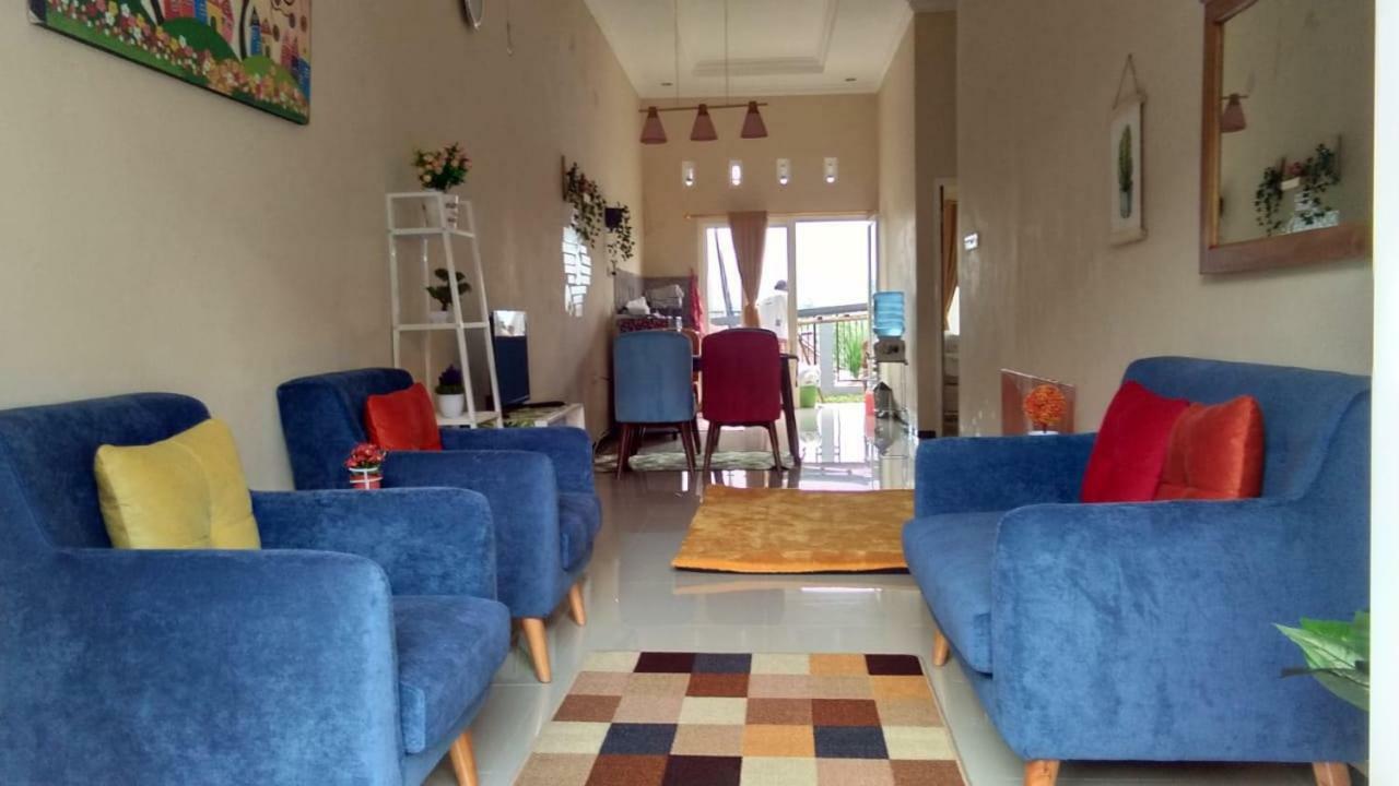 Homestay Wahyudi 1 Syariah Tlekung Екстериор снимка
