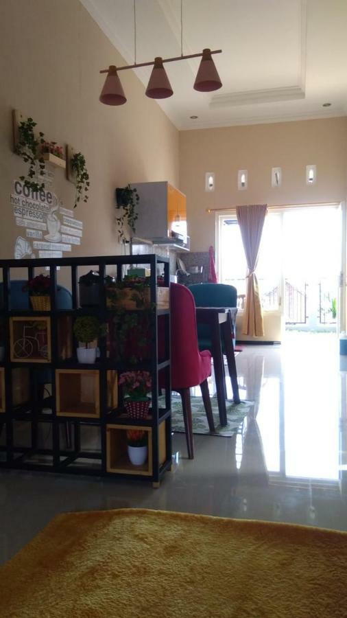 Homestay Wahyudi 1 Syariah Tlekung Екстериор снимка