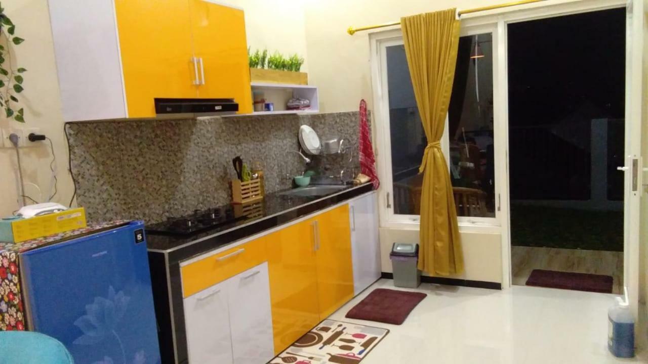 Homestay Wahyudi 1 Syariah Tlekung Екстериор снимка